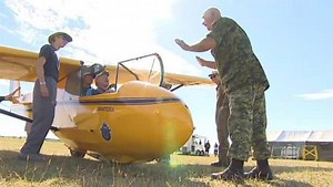 Pilot of Gimli Glider returns to air strip 30 years later