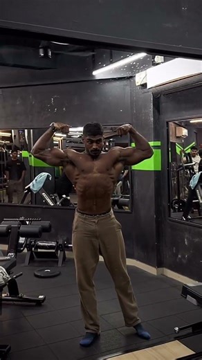 "Arun X ‪@xRaFFniX‬ check aliens gains 👽👾" comparison 😱#shorts #viral #kerala #bodybuilding #gains