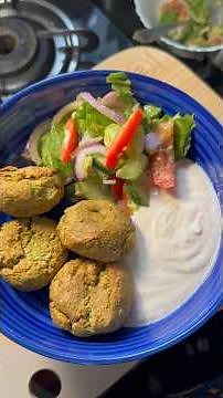 Falafel Salad yogurt bowl- weight loss me bhi khao 🤤🧆