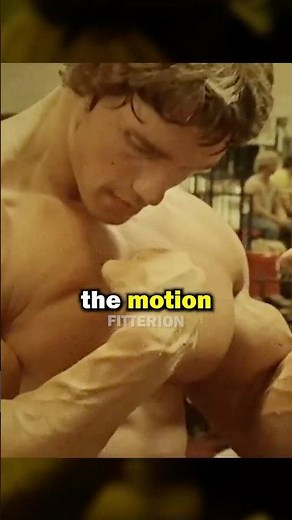 Arnold shows the RIGHT Way to Train Biceps 💪✅