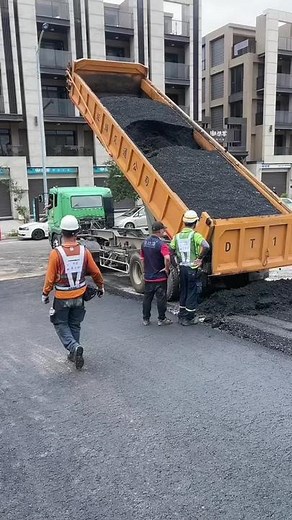 How to Properly Handle Asphalt in Road Construction