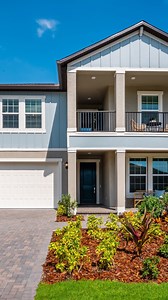 Sunshine, space, and style: this is Florida living at its finest ☀️ 🔗 See more here: http://spr.ly/6185Ngo67 🏡 Preston Model 📍 The Estates at Stonegate Preserve in Palmetto, FL | Lennar