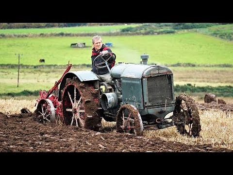 Pure plowing // old tractors plowing fields