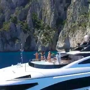 5.8K views · 46 reactions | S/o to my guy Dan Bilzerian !!! Checkout my single "Hulk Smash Remix" in his latest video release!!! #HulkSmashRemix #MadeDrummaBoyFresh #DanBilzerian #DrummaBoy #WeBEENofficial | Drumma Boy | Facebook