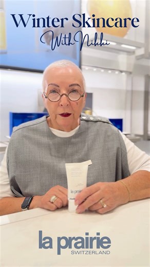 Winter Skincare with Nikki from La Prairie ✨ As the seasons change, Nikki shares her expert advice on maintaining healthy skin through winter — starting with one essential step: SPF. Even on cooler days, especially here on the island, protecting your skin from UV exposure is key to preserving its youthful glow. ❄️☀️ Have questions about your winter skincare routine? Visit Nikki at the La Prairie counter, where she’ll be happy to help. 💙✨ | de Gruchy