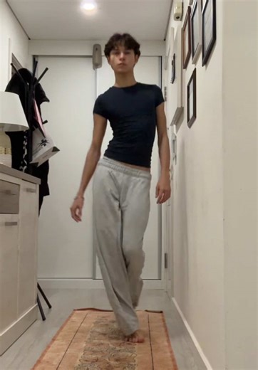 getting closer to my dream body 🙏🙏🙏🙏#tiktokfashion #viral #fyp #model #runway