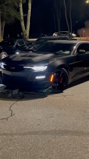 These two modified Muscle Chevrolet Camaro ZL1 looks really good 💪#shorts
