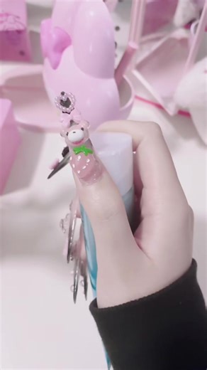 ファミマのブラックサンダーフラッペを紹介