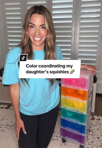 LET’S ORGANIZE MY DAUGHTER’S SQUISHIES! Watch her reaction at the end! #momlife #squishy #squishies #organizing #MomsofTikTok