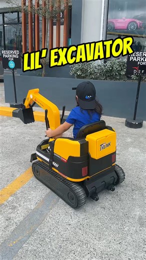 Primo in action! 💛 Nothing beats the joy of riding the Lil’ Excavator from Little Rider PH. Built for fun, built for memories because every little rider deserves the best! #LittleRiderPH #RideOnToyCars #Gifts #Rechargeable #LittleRiderBrand @topfans | Little Rider Ph
