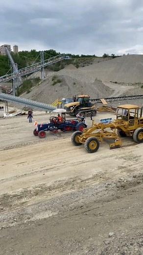 Grader Technology | Grader Content on Instagram: "Old vs Very Old Which machine would you grade with? @big_machinery . . #gradersofficial #grader #motorgrader #graderlife #construction #constructionindustry #earthmoving #earthworks #heavyequipment #heavymachinery #equipment #mining #civilconstruction #construction #civilconstruction #caterpillar #johndeere #volvo #komatsu #Hitachi #topcon #trimble #australia #america #europe #world"