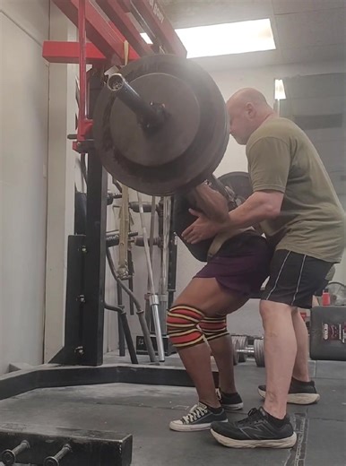 2.4K views · 49 reactions | Squat Practice @ Die Hard Gym  385# x 2 reps = finally a "light" night! + Leg accessory work. The 2026 calendar is set! I enjoyed the short break, and my weight belt is a bit snug, sooooo路‍♀️  LFG y'all.  2026 Competition Prep Training Log  | Suzanne Davis | Facebook