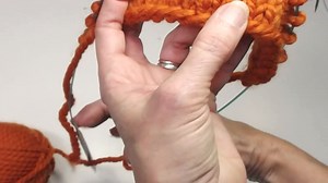 Check out this super quick tutorial to master the shadow wrap (or twin stitch) short rows! 🎥✨ It’s easier than you think, and your knitting will thank you. 😉 Watch the full video here: https://buff.ly/3ZuoHdq #knitting #knittingtips #PattyLyonsKnitting #yarn | Patty Lyons Knitting