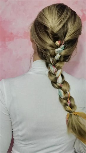 Chustka wpleciona w warkocz - tutorial dla początkujących