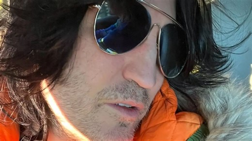 Noel Fielding mystery as star breaks social media silence after show axe