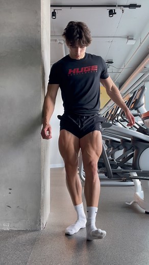 Maxwell Krause | Lil leg day pump check, look at the quads not the dirty socks 🤝🤝🤝 . . Programs in bio @gymshark “MAXWELL” . . #fitness #gym #gymshark... | Instagram