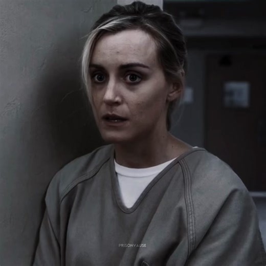 Daya Diaz: Panty Size Inquiry with Mendez | OITNB