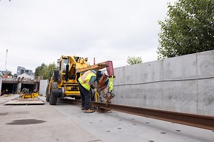 Speed swing machine pulling rail