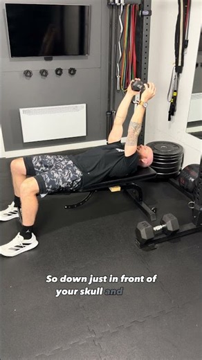 Dumbbell Skull Crusher: Build Bigger Triceps