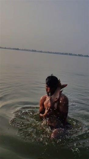 ఈరోజు చాపలు పట్టడం మాత్రం వెరైటీగా చేపలు పట్టా అసలు ఎలా పట్టాలో చూడండి #షార్ట్స్ #fishing 🏞️🐬🐋🐟🐠🦈🫡