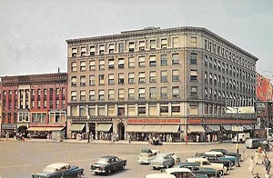 Woolworth - Woolworth Building - Public Square (1921 - Present) - memoryln.net