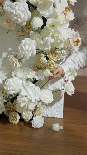 DIY Pure White Wedding Welcome Sign