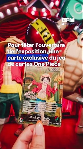 Une foule se masse à l'entrée du musée Grévin pour l'ouverture de l'exposition One Piece