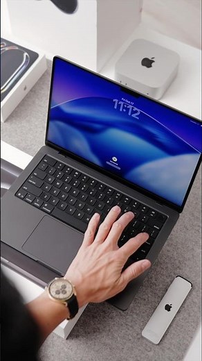 M5 MacBook Pro UNBOXING and SETUP (13 Inch - Space Black)