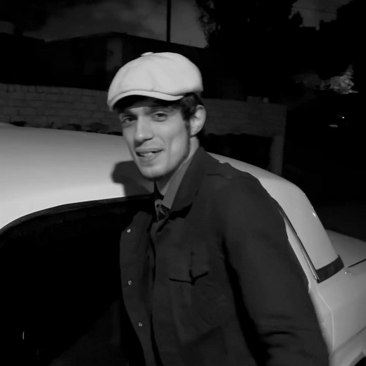 Mənalı statuslar: Keshvet ətrafında sevgi və hisslərin ifadəsi