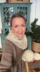 Lee Esselström visar hur man nystar garn enkelt utan extra tillbehör! Använder du också den här tekniken? 🧶 | Lankava Oy