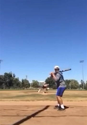 நான் கேச் பிடிச்சு உள்ளே போட்ட பந்து A-ல இருக்கா? B-ல இருக்கா? இல்ல C-ல இருக்கா? 🤔🎯 கீழே கமெண்ட் பண்ணுங்க… சரியா சொன்னா லக்கி வின்னர் நீங்க தான்! 😄🔥 #GuessTheGame #CommentChallenge #FunChallenge #TamilContent #GuessAndWin