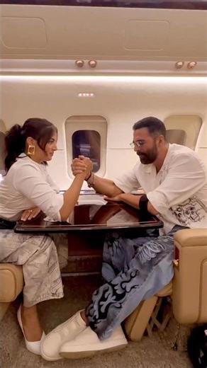 😂 KAUN JEETA KAUN HAARA⁉️ #akshaykumar and #wamiqagabbi play PANJA #bhoothbangla #shorts