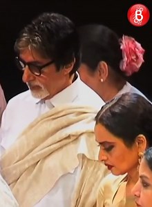 Amitabh and Rekha's love story is one of the most talked-about affairs of Bollywood even till date.Their love story began on the sets of film Do Anjaane (1976), when Amitabh was a married man. During the initial days of their secret relationship, the couple used to meet in a bungalow that belonged to Rekha's friend. Nobody knew about this affair between already married Amitabh and Rekha. Everything was a smooth sail until an incident happened.Watch the Video to know more. #AmitabhBachchan #Rekha