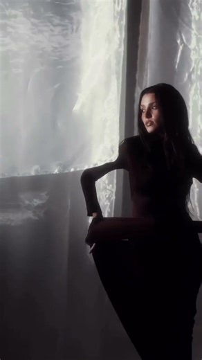 Hande Erçel's Mesmerizing Vogue Transformation! ✨ #HandeErçel #VogueTurkey #Shorts