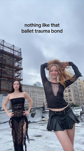 besties 4ever 🖤 @karacova