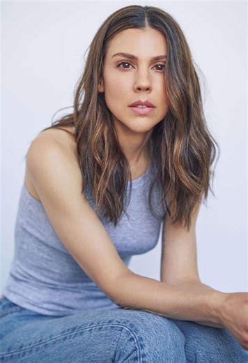 “General Hospital'”s“ ”Kate Mansi Says Life-Saving Surgery Performed by Her Stepdad Led to Endometriosis Diagnosis (Exclusive)