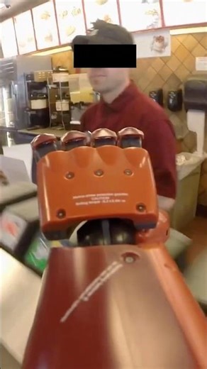 Anyone know if the bionic arm weapon is in Metal Gear Delta? Can you do this? #videogames