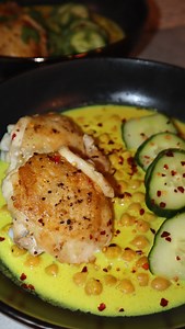 8 comments | Chicken & Coconut Chickpeas with Lime Cucumber 便...