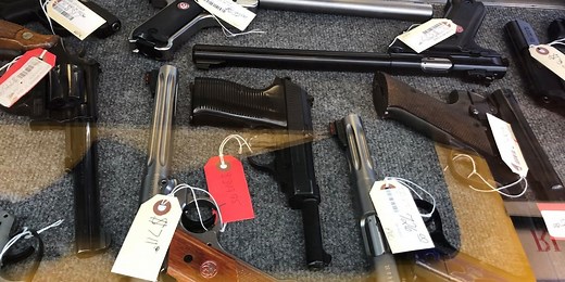 Hundreds attend gun show at Knoxville Expo Center