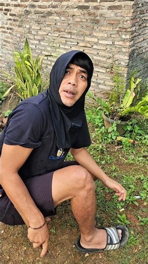 AYAH MIRIP IBU BANGET KALO PAKE KERUDUNG!! Auto Kaget
