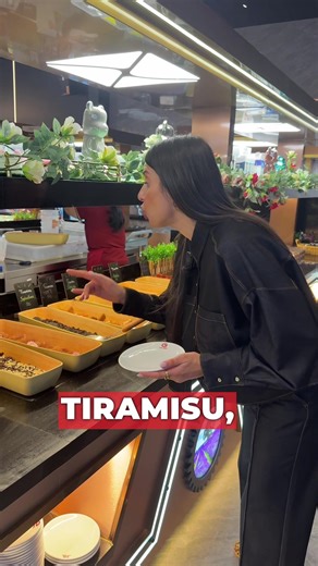 🍰 TIRAMISÙ À VOLONTÉ – FAIT MAISON Chez City Grill, le buffet des desserts, c’est déjà un moment magique… mais là, on est monté d’un cran 😍 Viens goûter notre sélection unique de tiramisù faits maison, déclinés en plusieurs parfums originaux : ☕ Café 🍪 Spéculoos 🥭 Mangue 🍵 Matcha 🍫 M&M’s 🍫 Oreo 🌰 Pistache Des saveurs pour tous les goûts, à volonté, et préparées avec soin tous les jours. Un dessert réconfortant, fun, et parfait pour finir ton repas en beauté 🙌 📍City Grill – 472 avenue V