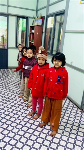 Christmas party games with level 2 class🎉 #uniqueenglish #christmas