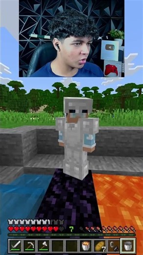 SOMETHING IS WRONG... #minecraft #shorts