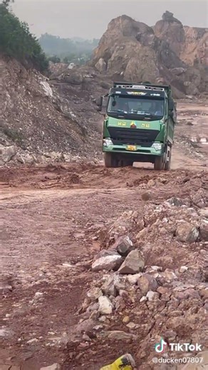 [238]3 Xe Howo Sinotruk V7G 380 8x4, Xe Howo Sinotruk V7 371 8x4, Xe Howo Sinotruk V7G 371 8x4