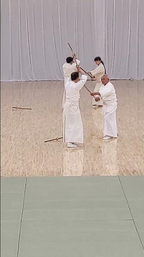 👀👊👣 ３１-2 #演武#表・中段・影・五月雨・奥 #神道#夢想流（しんどう むそう りゅう）#杖（じょう）術 #左右両技を等しく連続で使う #伝来#室町時代 #冨永 彰三 #福岡県#福岡市
