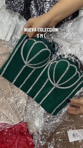 Ropa |Calzado| Accesorios |Lenceria |Carteras on Instagram: "NUEVA COLECCIÓN DE CORSET💜 - 04122156090 Gran bazar Maracaibo planta alta local 1020/1021/1038/1039 💜Sistema de apartado disponible #maracaibo #corset #tacones #fyp #bustier"