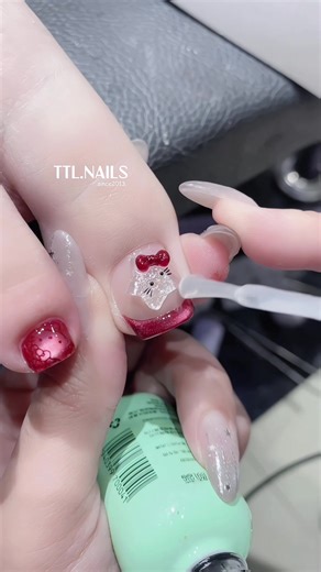 Mẫu Mắt Mèo Đỏ Tôn Da Đẹp Nhất