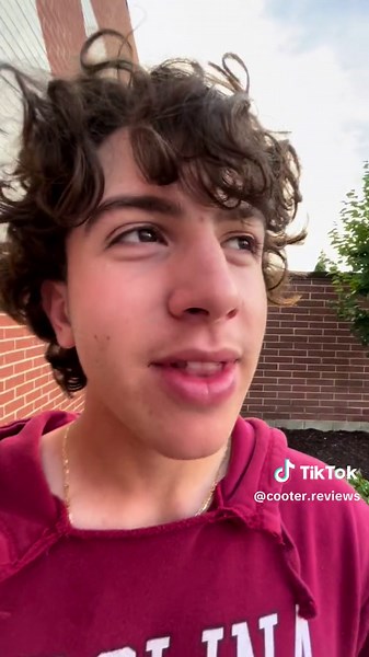 Kassy Ortiz stops by for a review #fyp #starbs #jim