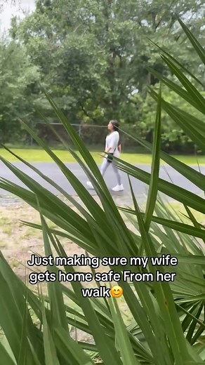 😂😂😂 - - #husbandwifelove❤️ #bluechewpartner #husbandandwife #love #relationship #wife #husband #funny | Sah Watts
