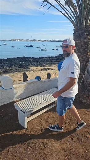 Fuerteventura weather today, December 11th? We also have a Yellow Weather Alert. Today, though, the weather has been mainly sunny. The weather in Caleta de Fuste and Corralejo will start to change as we get there at the weekend. It's cooling down a little, and it's going to be relatively mixed. Feel free to follow me on tiktok https://www.tiktok.com/@thingstodopirate?_r=1&_t=ZN-928y0jV61rS | Simon Tierney